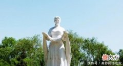【爱历史】她是蒙古第一女英雄，33岁嫁给7岁孩童，为他3次生下双胞胎