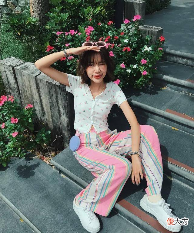 【就爱时尚】元气少女穿搭技巧：撞色系搭配，让你瞬间变成少女