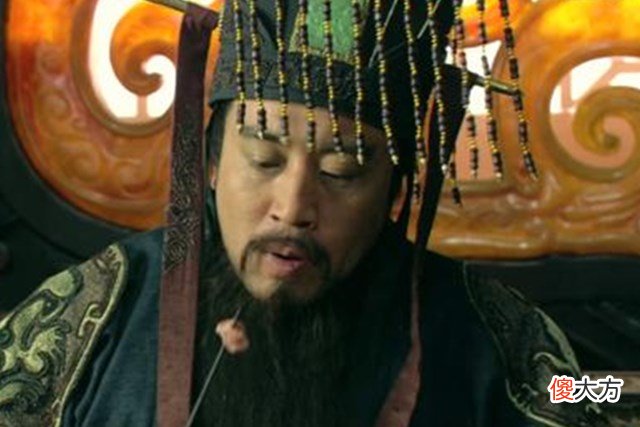 【爱历史】李斯为什么会被秦始皇重用，出了什么主意，帮助完成了统一霸业