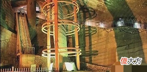 浙江一水潭被抽干后，发现“龙宫”，毫不逊色于秦兵马俑！