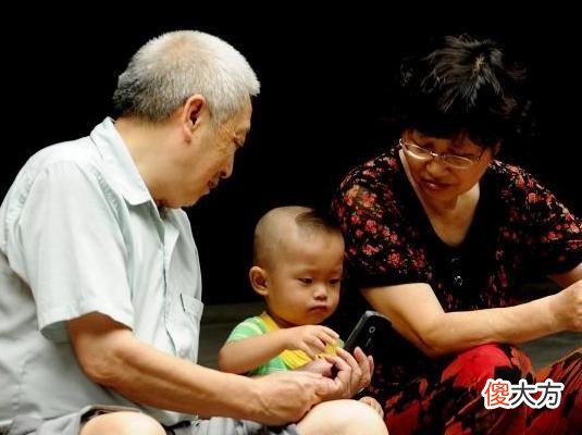 奶奶亲还是姥姥亲？科学的排序现实又扎心，看你想得对不对