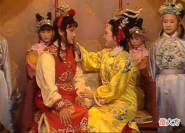 【历史故事】红楼梦里元春省亲为什么在晚上进行？真如人们所说的那么恐怖吗？
