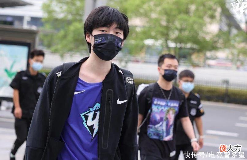 【游戏迷】cryin现在混都混不住？到UP根本无法带队，明年估计签不到大合同
