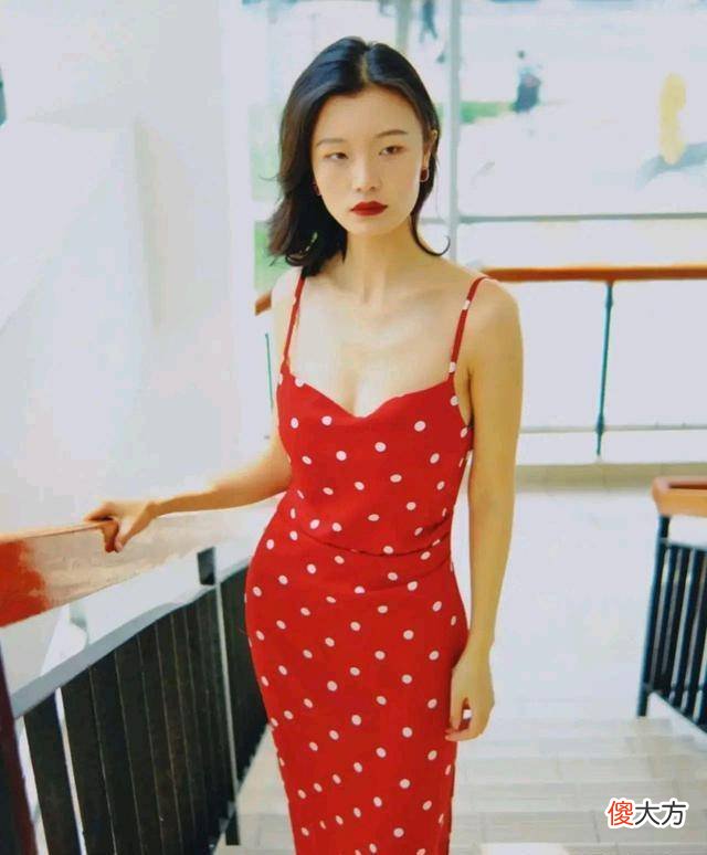 【时尚一点】春天的应季单品，简约风格美出新高度