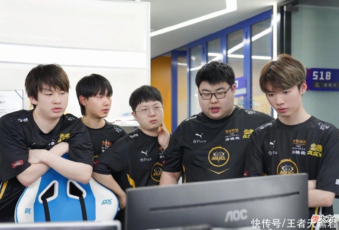 【游戏迷】狼队3-0TTG，三局才打了40分钟，fly猪八戒住在野区，宛如战神
