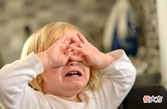 为什么孩子一哭,大部分爸妈的反应是制止?根本原因在于父母本身