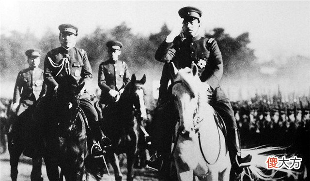【历史故事】1989年裕仁天皇离世，数万民众前来吊唁，不少老年人相继自杀