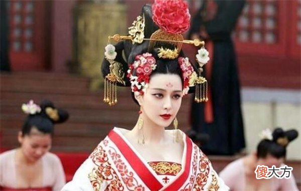 【历史故事】武则天年老色衰，70多岁仍养着两个面首，8年后才知她的高明之处
