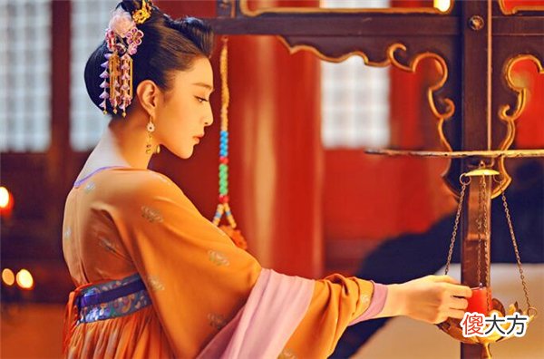【历史故事】武则天年老色衰，70多岁仍养着两个面首，8年后才知她的高明之处