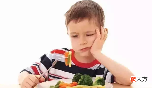 孩子挑食、吃饭难、要追着喂？教父母3招，让孩子轻松爱上吃饭