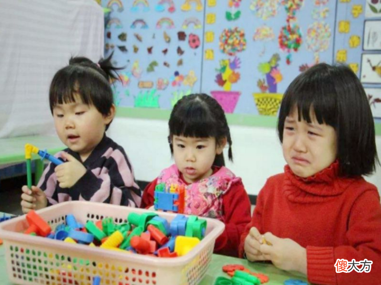 有这4种表现的孩子，在幼儿园中“不合群”，很难融入集体