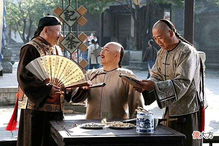 【历史故事】野史笔记中的轶事：纪晓岚嘲讽和珅是草包，和珅是怎么报复的