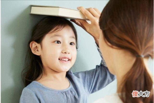 孩子身高“猛长”期4个信号，家长别错过，适时干预为成长加速度