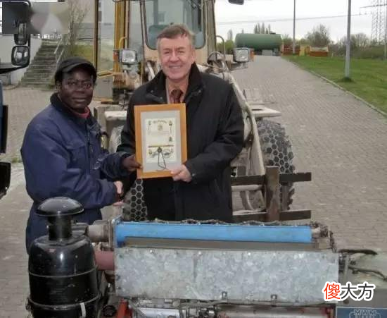 【历史故事】非洲传奇国王:不爱江山爱打工,比每年办一次选妃节的国王励志