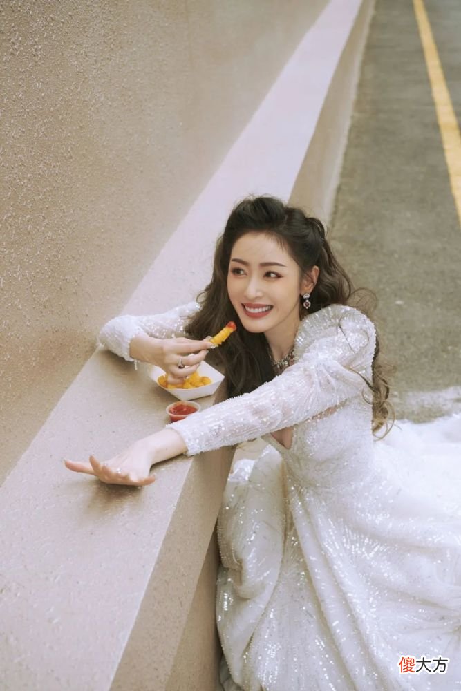 【时尚一点】这次的女明星红毯PK,是哪个段位?