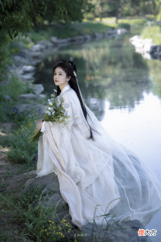 【时尚一点】白鹿真的太适合汉服了，汉服一上身，她就是温柔的古风仙子