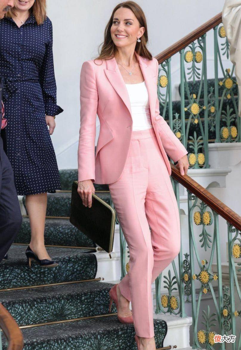 【时尚一点】尖头浅口王妃鞋的搭配方式是什么样的？