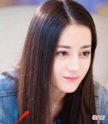 【时尚一点】迪丽热巴换上“鱼骨辫”瞬间气质就不一样了