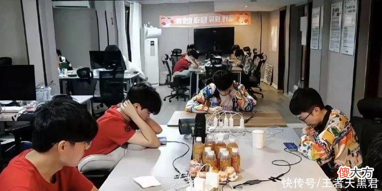 【游戏世界】XYG3-0零封hero，无畏被打成0-11，久哲面色铁青，真生气了