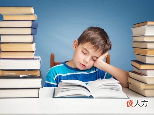 孩子常常玩得一身脏，并非不爱干净，可能是受“本体觉失调”影响