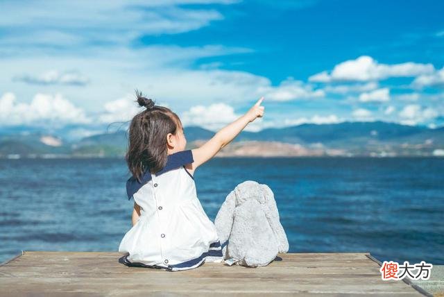 孩子常常玩得一身脏，并非不爱干净，可能是受“本体觉失调”影响