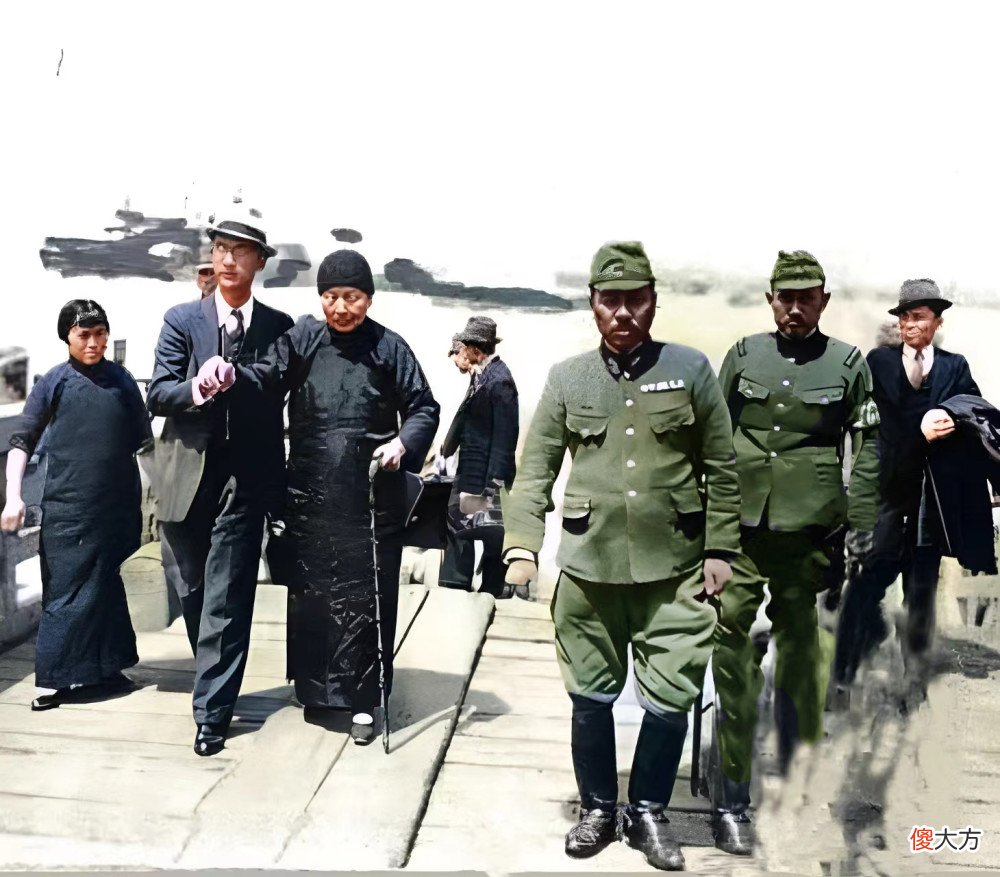 【爱历史】老照片：大汉奸汪精卫的丈母娘卫月朗，1934年在陕西考察的林徽因