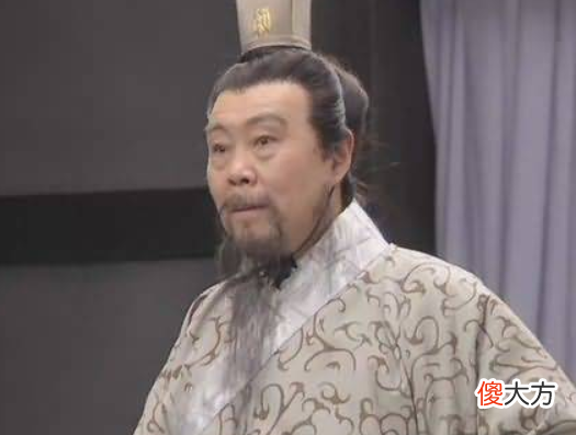 【爱历史】四岁让梨的孔融，长大后情商却如此低，活成人人讨厌的样子！
