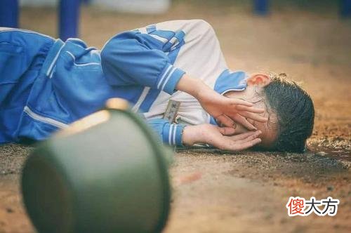 学校“贼容易”被欺负的3种学生，家长还不自知，老师：事出有因