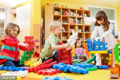 幼儿园第一天：妈妈，今天在幼儿园好开心啊，要不我明天不去了吧