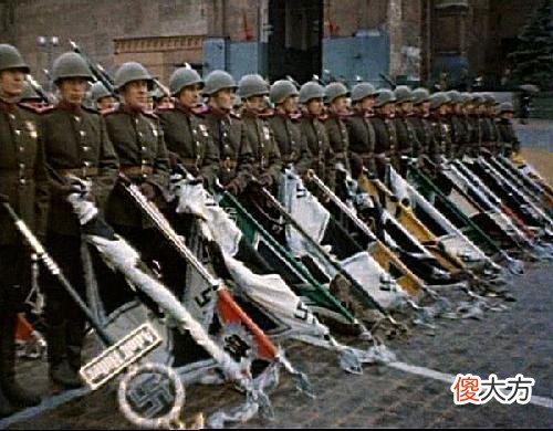 【历史故事】波兰华沙起义遭德军镇压，苏军为何见死不救？