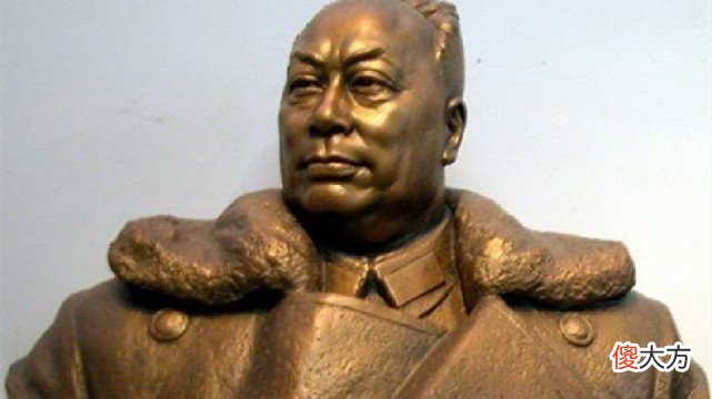 【历史故事】1955年，蒋介石审视十大元帅名单，指着陈毅苦笑：这个人太厉害了