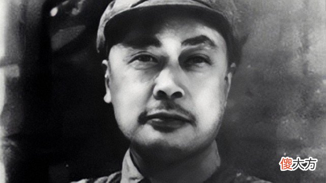 【历史故事】1955年，蒋介石审视十大元帅名单，指着陈毅苦笑：这个人太厉害了
