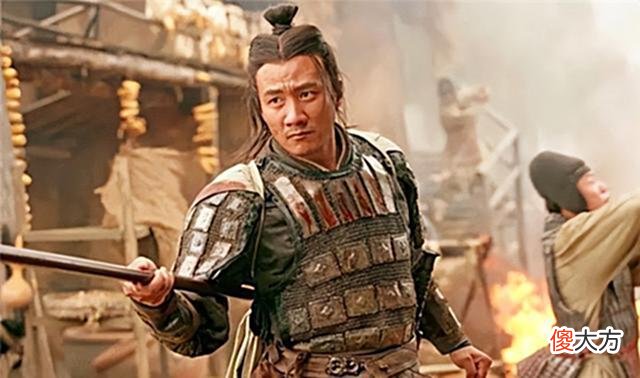 【历史故事】朱元璋乡下避雨遇一老农：你姓啥？老农回答后，被封世代为官