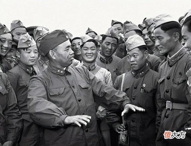 【历史故事】许世友对粟裕的决策不满，两次顶撞他，庆功会上怕挨批评没敢来