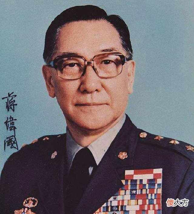 【爱历史】娶小20岁后妻，却难忘旧爱，临终遗言要与前妻合葬，后妻帮他完成