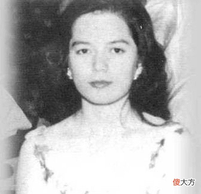 【爱历史】娶小20岁后妻，却难忘旧爱，临终遗言要与前妻合葬，后妻帮他完成