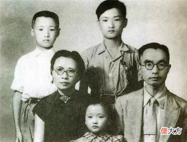 【历史故事】朱自清:不吃嗟来之食的教授,坚决不领美国面粉,50岁因病去世