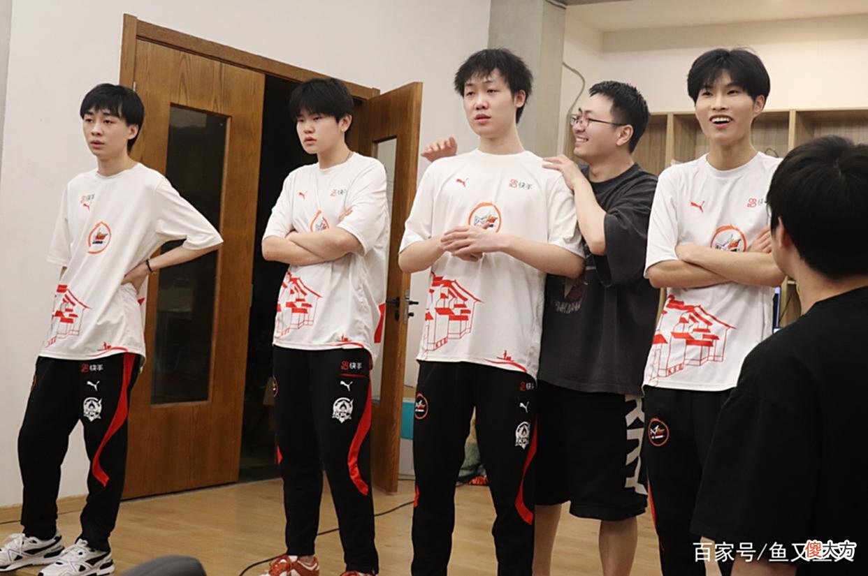 【游戏迷】WB再次冲击首个胜者组,梓墨和KSG充满缘分,KSG又要奇招致胜了?