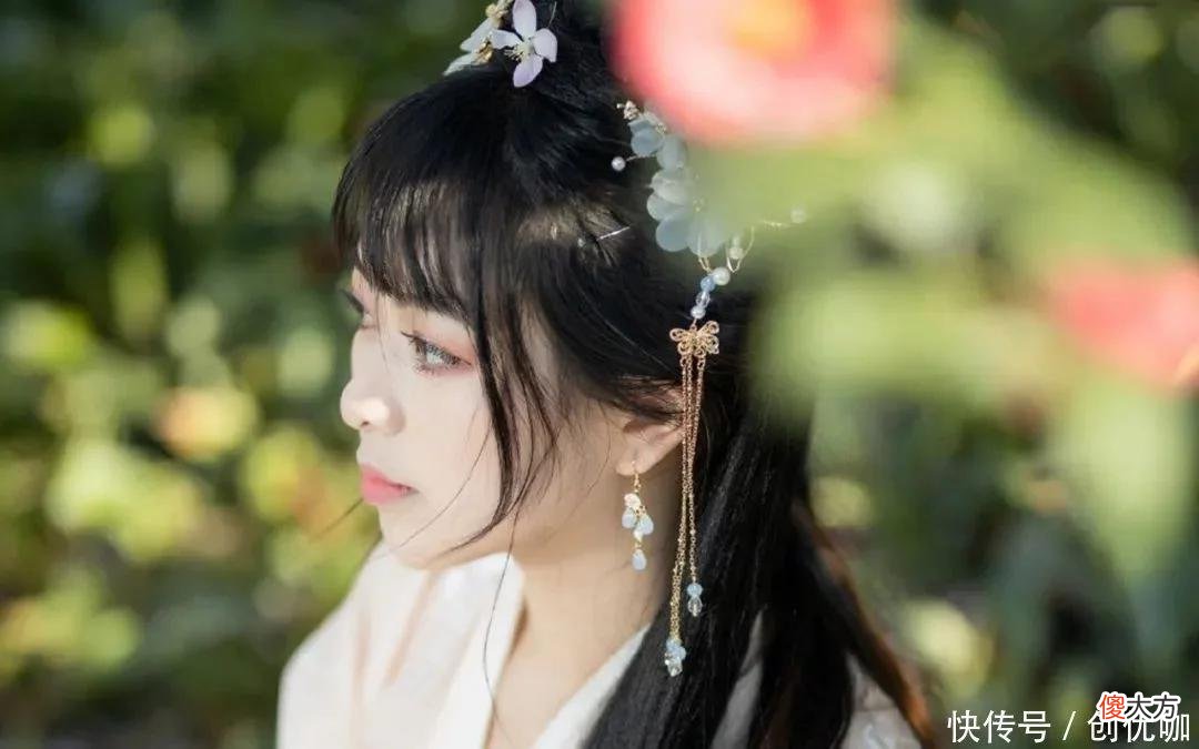 【星座控】让人匪夷所思的3个生肖，8月底，贵人相助，将直上云霄，十人九富