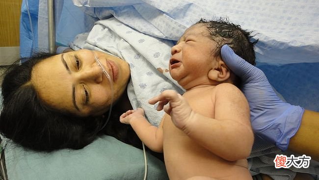 女宝出生时这3个部位长得好，小时候再丑也不怕，女大十八变美女