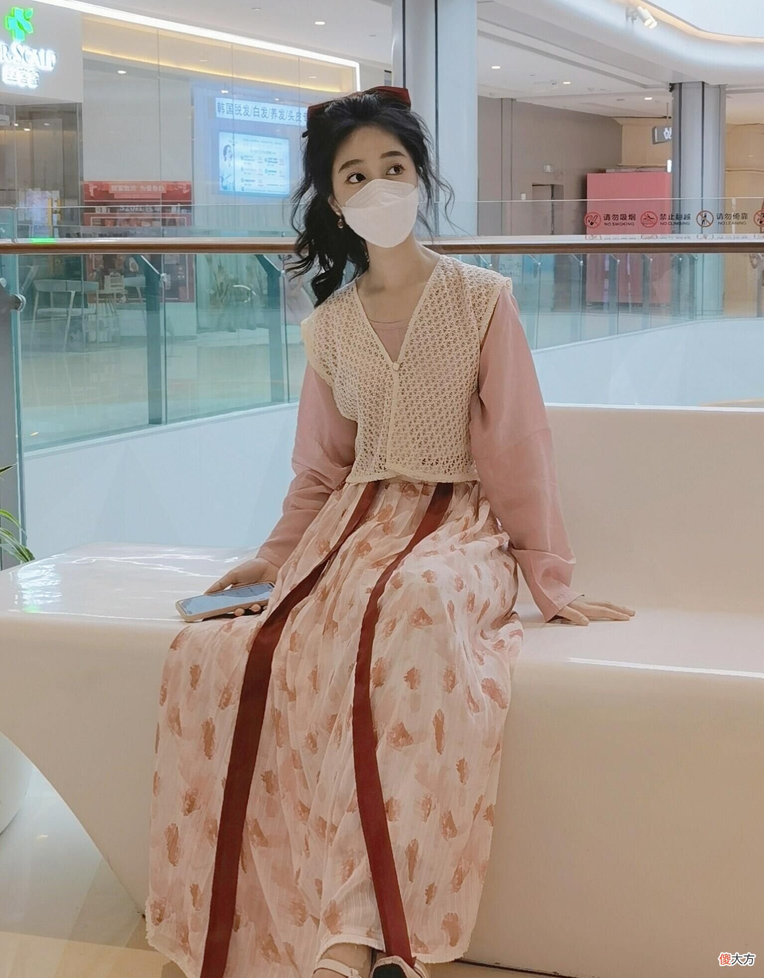 【就爱时尚】中国地铁里的“美人”就是多!穿着汉服超养眼,气质更是高级