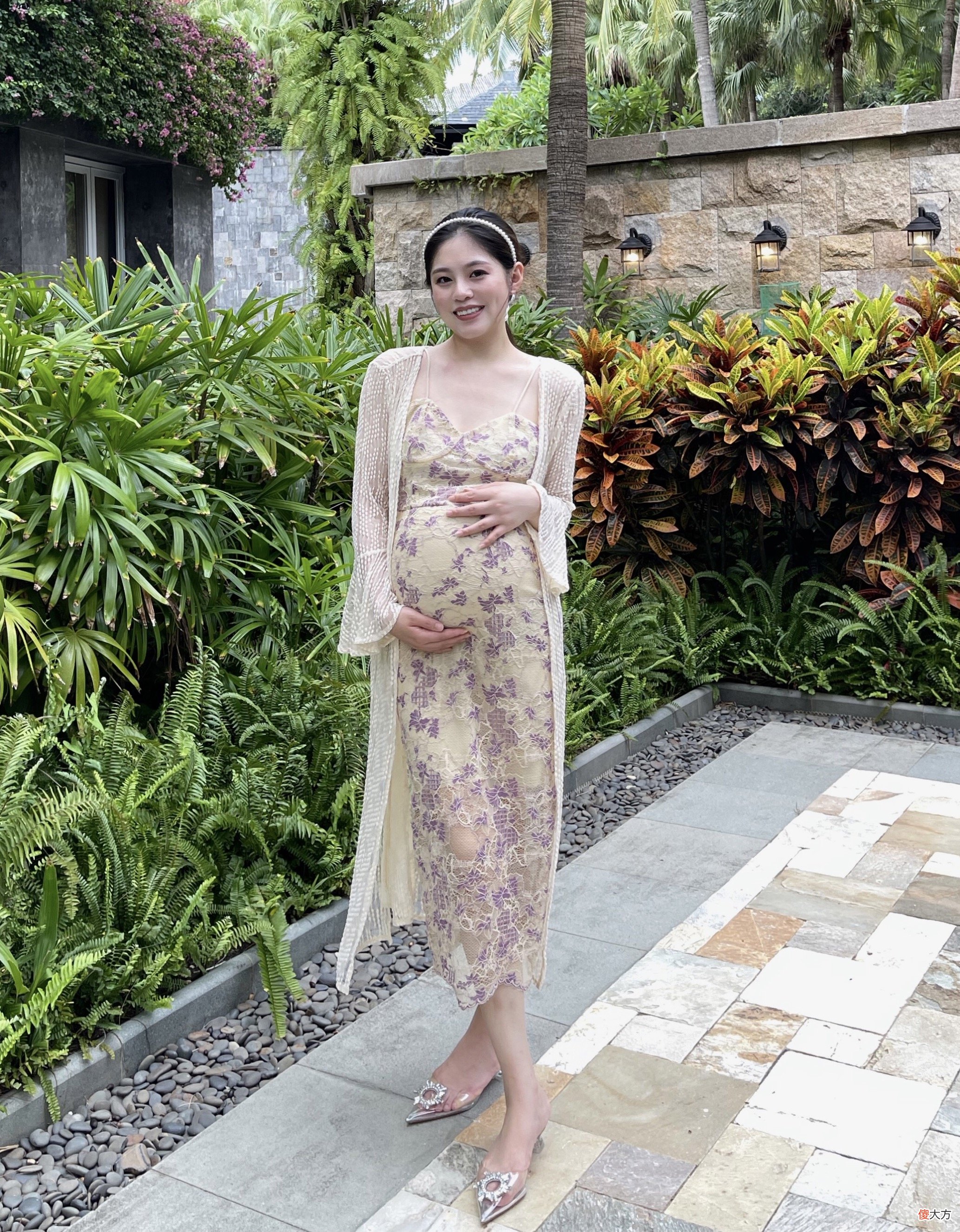 chic孕妈穿搭,“带球工作”的孕妈,如何舒服自己又不邋遢?