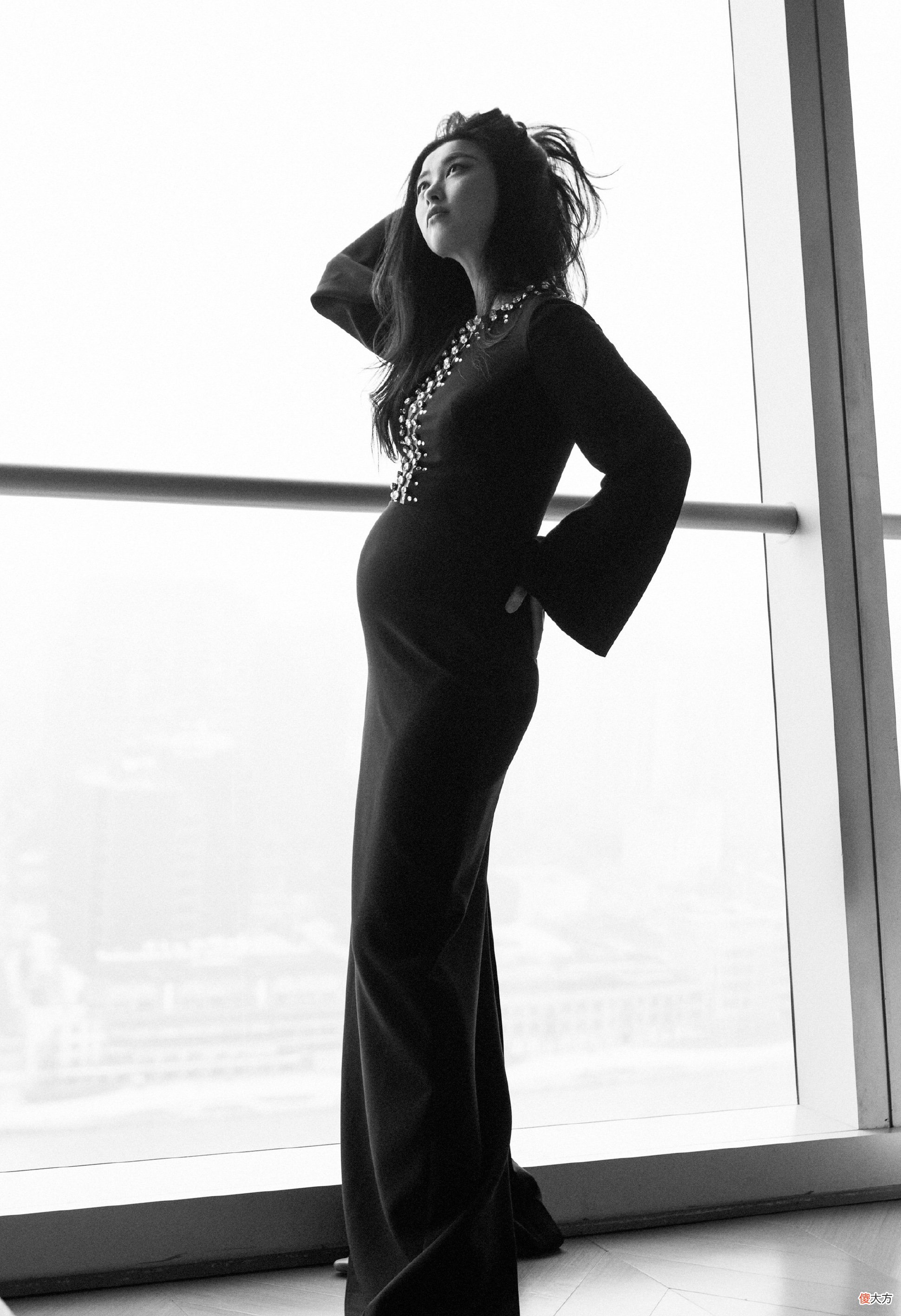 chic孕妈穿搭,“带球工作”的孕妈,如何舒服自己又不邋遢?
