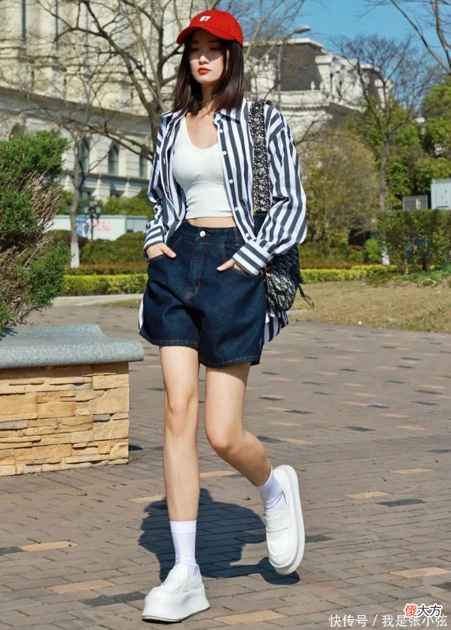 【时尚一点】今年超火的3件“衣服”,当年妈妈都穿过,现在依然高级又时髦