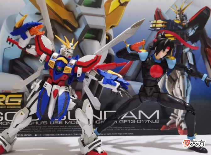 【游戏世界】rg神高达和多蒙放一起展示其强大的可动性，官方很难说错过