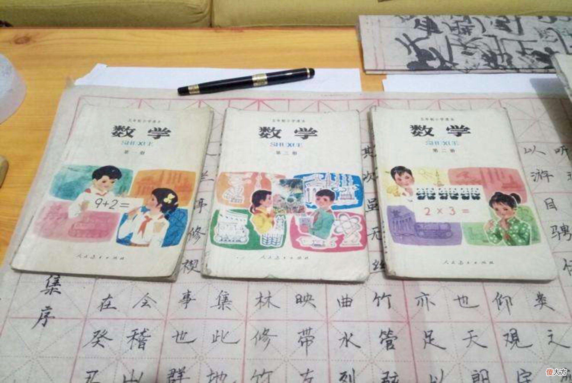 为啥不建议你翻孩子书包？包里的“大千世界”精彩无比，忍住别笑