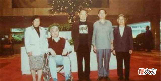 【爱历史】查枢卿的妻子去世后，他的家庭生活如何？