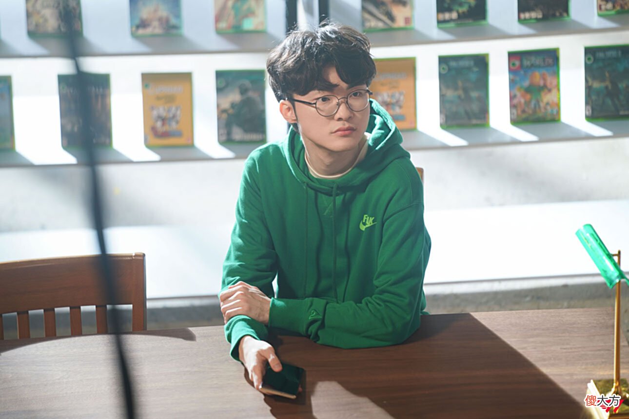 【游戏迷】Faker太惨了！T1监督采访表示：很难让不能上场的选手打训练赛