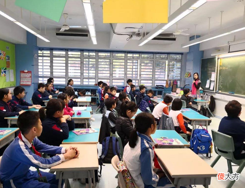 孩子青春期叛逆，家长不能盲目满足孩子要求，要适当拒绝有方法