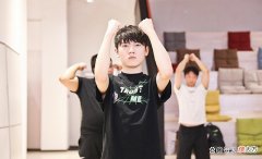 【游戏迷】V5对决TES！Rookie回应Jackeylove，Photic被重点提及